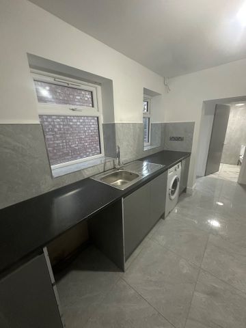 2 Bed Flat, Forest Road, E17 - Photo 3