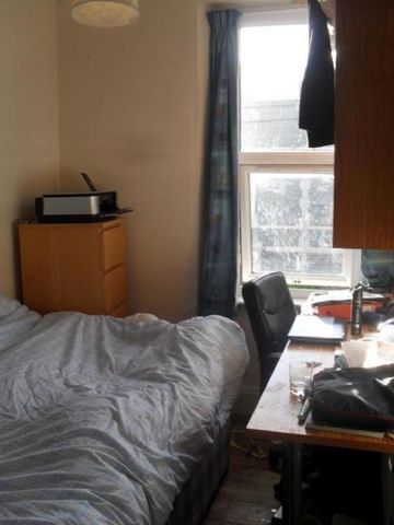 6 bedroom house to rent - Photo 2