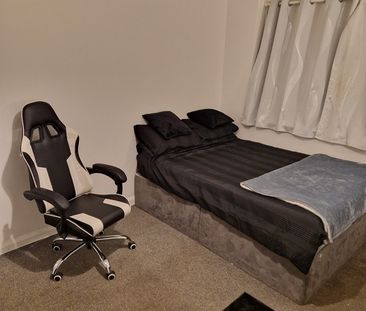 Room in a Shared Flat, Gainsford Road, SO19 - Photo 2