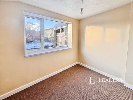 1 bedroom apartment to rent London Road North, Lowestoft, Suffolk, NR32 - Photo 4