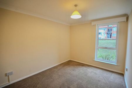 2 bedroom ground floor flat to rent - Photo 5
