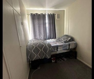 Room in a Shared Flat, Elvin Court, NW9 - Photo 1