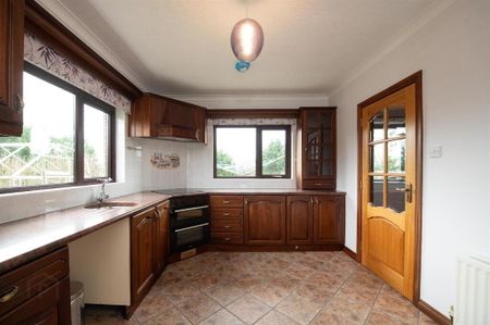 18 Legananny Hall Road, Castlewellan, BT31 9TL - Photo 4