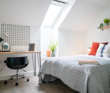 3 bedroom flat to rent - Photo 2