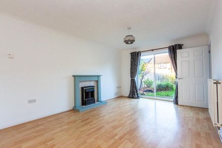 3 bedroom detached house to rent - Photo 2