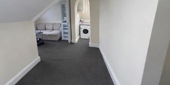 1 Bed Flat, Bromley Road, SE6 - Photo 3