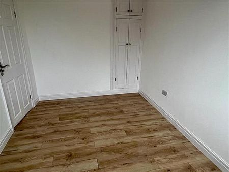 2 Bedroom Semi-Detached House For Rent in Miriam Street, Oldham - Photo 3