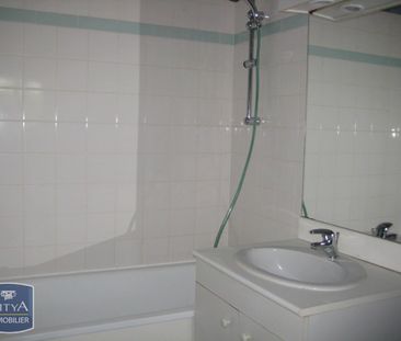 Location Appartement 3 pièces 53m² LILLE 59000 - Photo 2