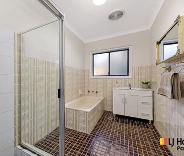 Spacious Family Home in Prime Padstow - Photo 5