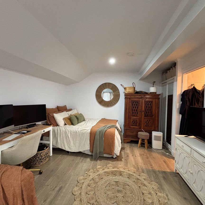 Stylish Studio in the Heart of Paddington - Photo 1