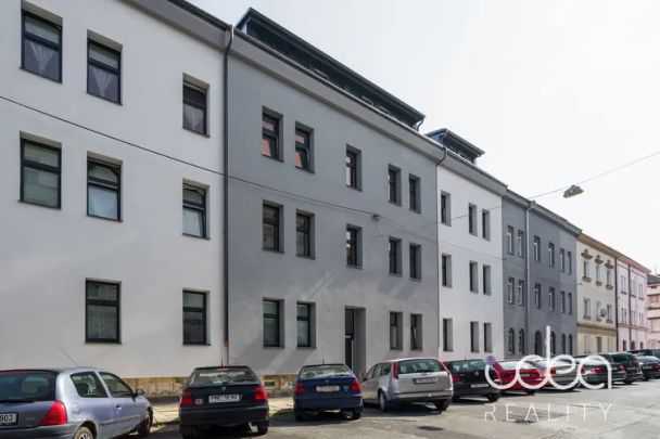 Byt 2+kk s parkovacím stáním, 43 m - Photo 1