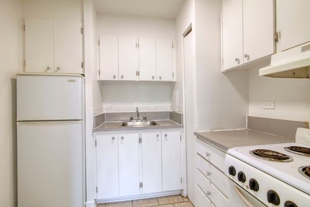 1975 Maisonneuve Blvd West - Photo 1
