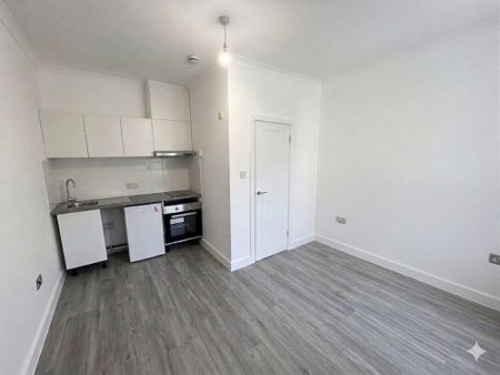 Flat 4, 52 Acton Lane, London NW10 8TU - Photo 5