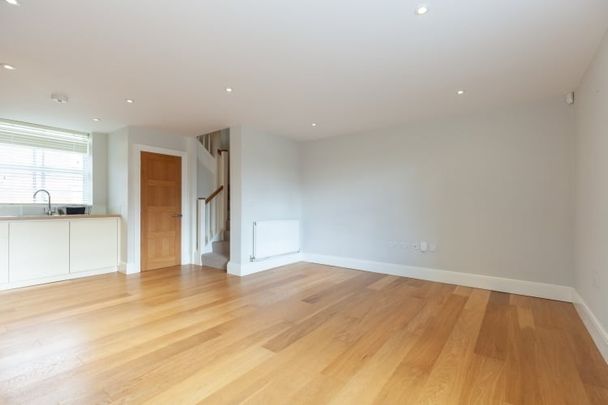Trenchard Lane, Caversfield - Photo 1