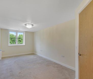 2 bedroom retirement property to rent - Photo 5
