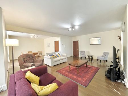 2 bedroom flat to rent - Photo 2