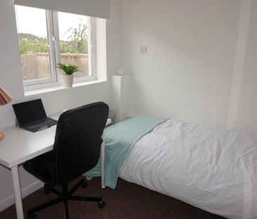 3 bedroom end of terrace house to rent - Photo 5