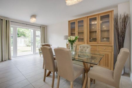 4 bedroom detached house to rent - Photo 3