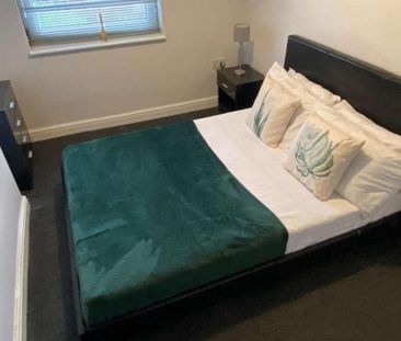 5 bedroom house of multiple occupation to rent - Photo 2