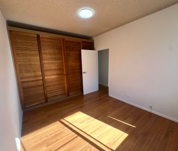 Freshly Updated 2 Bedroom Apartment in Prime Arncliffe Location! - Photo 3