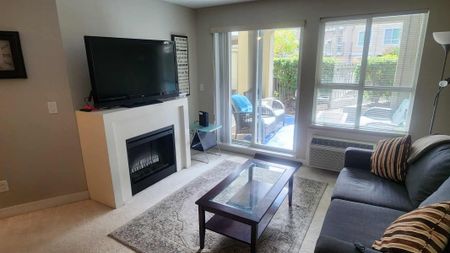 Big, Ground Floor 1 bed + den at Waterscapes - Photo 3