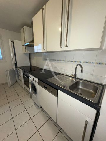 Location Appartement 3 pièces 69m² - Photo 3