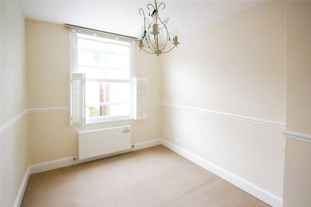 4 bedroom detached house to rent - Photo 2