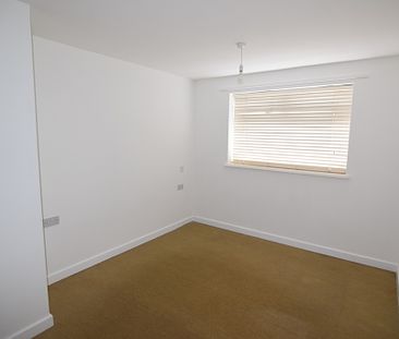 To Let 2 Bed Apartment - Photo 6