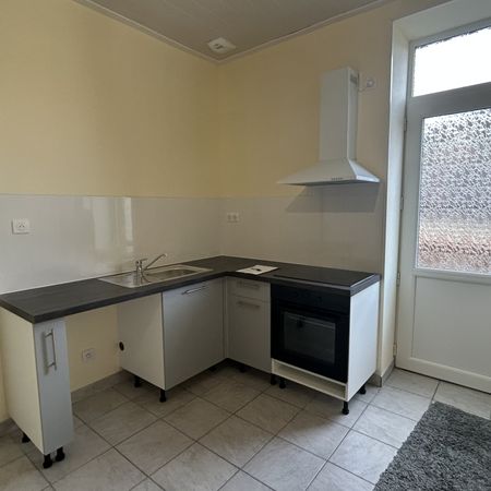 Location Appartement 1 pièce 34m² LE CREUSOT 71200 - Photo 3