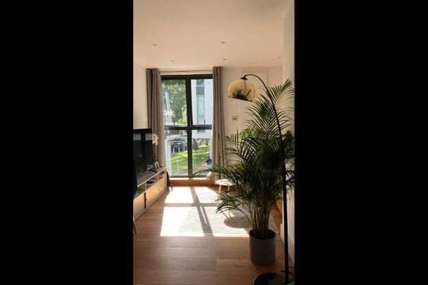 1 Bed Flat, Umberston Street, E1 - Photo 1