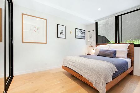 Savvy, Chic and Central - Photo 3