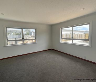 Renovated Tawhero Home - Photo 5