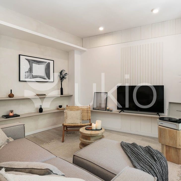 Barcelona Capital, Catalonia 08015 - Photo 1