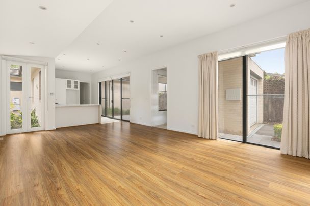 2 Edward Street, Brighton East VIC 3187 - House For Rent | Domain - Photo 1