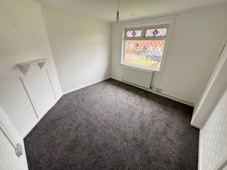 Kinfare Drive, Tettenhall Wood, Wolverhampton - Photo 3