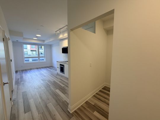 For Lease - 3250 Carding Mill Trail Unit# 220, Oakville, Ontario - Photo 1