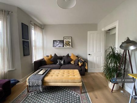 1 bedroom flat to rent - Photo 2
