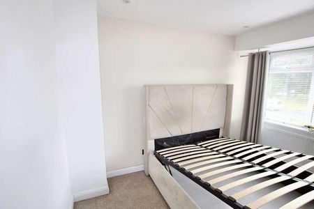 Warrington Road, Widnes, WA8 - Photo 4