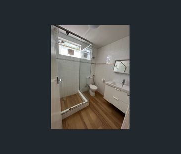 Outdoor living and Parking for 3 cars - Photo 6