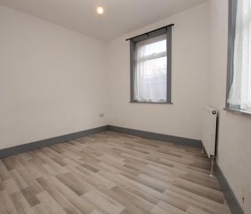 2 bedroom semi-detached house to rent - Photo 3