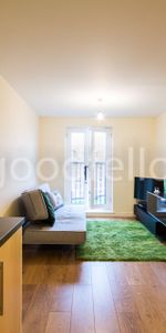 Schoolgate Drive, Morden, SM4 - Photo 3