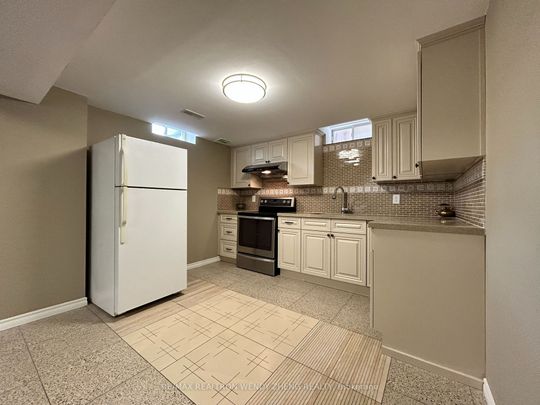 For Lease - 3 Applegrove Court Unit# Bsmt, Brampton, Ontario - Photo 1