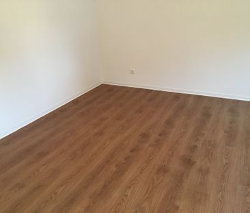 Lichtdurchflutete Dachgeschosswohnung mit Panorama-Terrasse - Photo 3