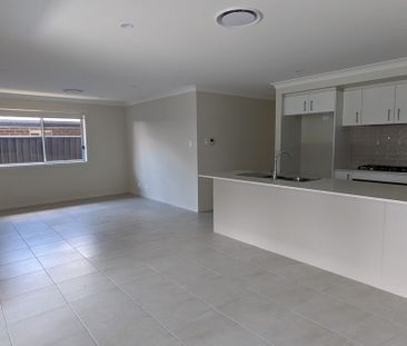 7 Horizon Loop, Oran Park NSW 2570 - House For Rent | Domain - Photo 1