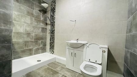 3 Bed Flat, Regent Street, B66 - Photo 5