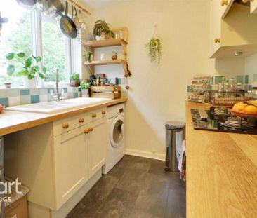 2 bedroom flat to rent - Photo 6