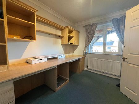 4 bedroom detached house to rent - Photo 4