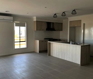 2 Scentbark Street, - Photo 3
