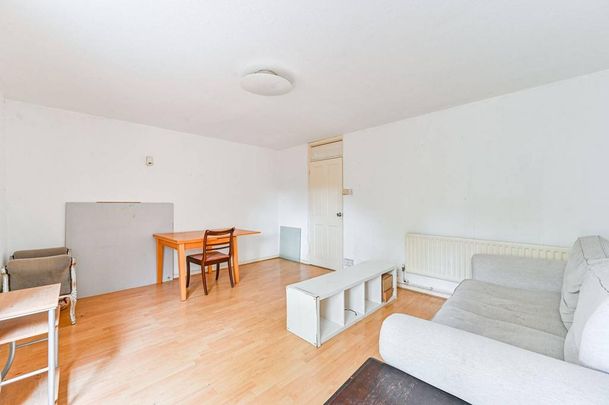 3 bedroom flat to rent - Photo 1