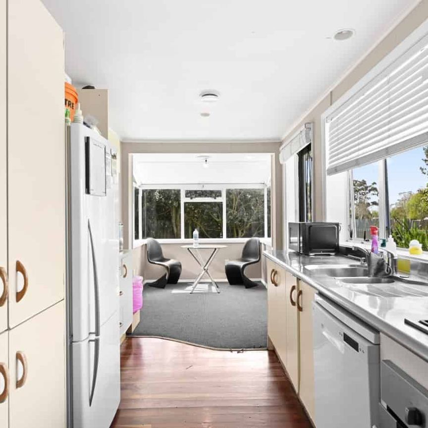 Affordable 4 Bedroom Home in Chartwell - Photo 1